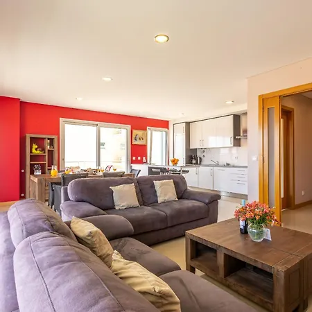 Sunrise T2 - By Smarthomes Apartment