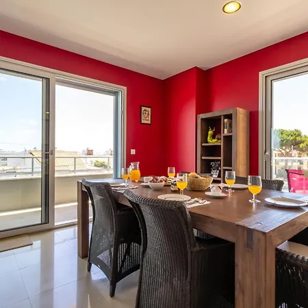 Sunrise T2 - By Smarthomes Apartment